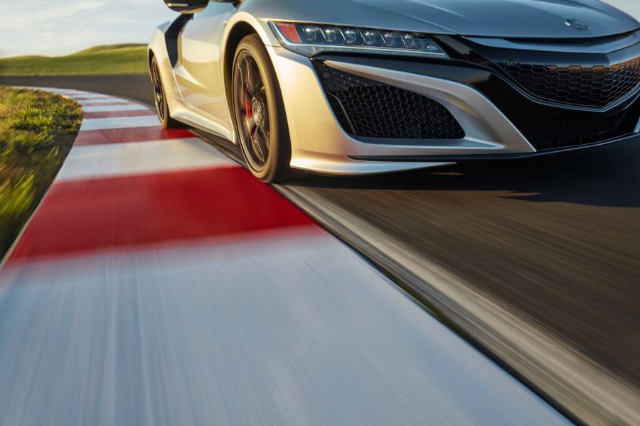 Детали экстерьера Acura NSX 2018 года  (фото 37 из 57)